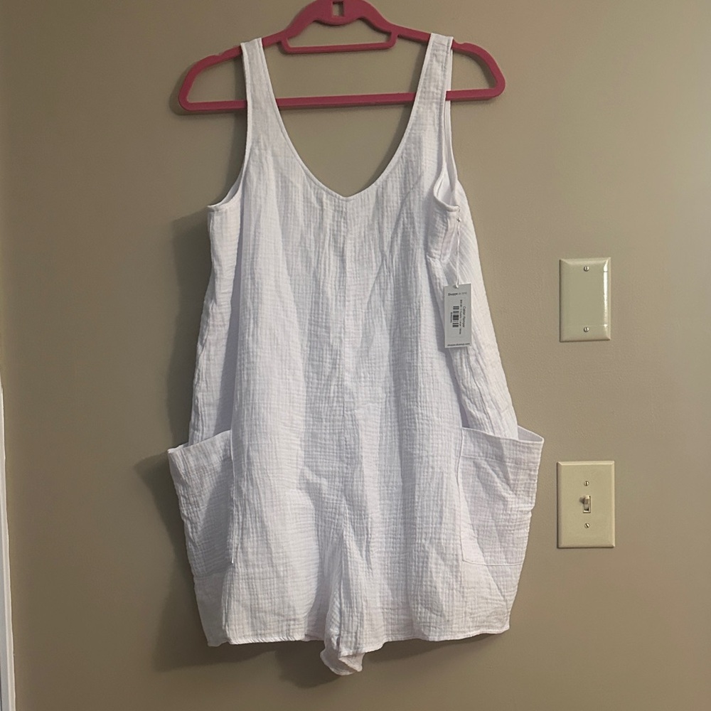 Z Supply White Sleeveless Cotton Romper with Pockets